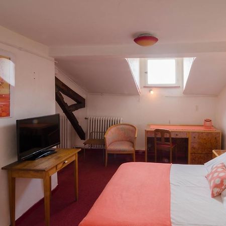 Hotel De La Gare Бейонн Экстерьер фото