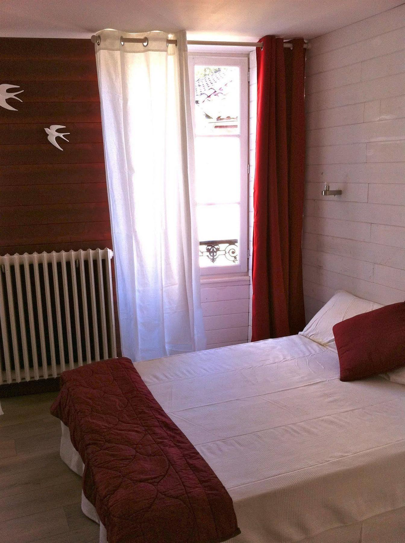 Hotel De La Gare Бейонн Экстерьер фото