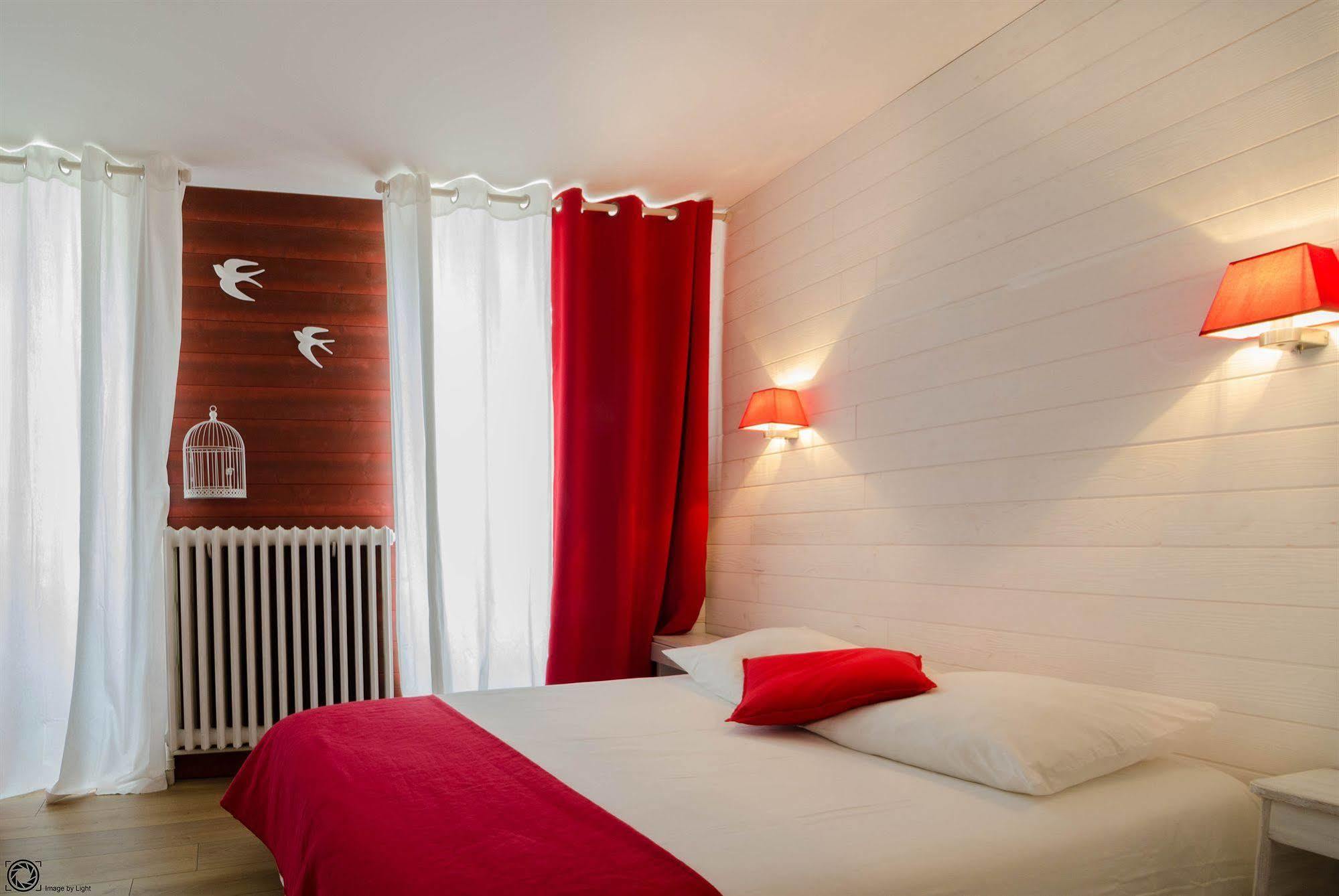 Hotel De La Gare Бейонн Экстерьер фото