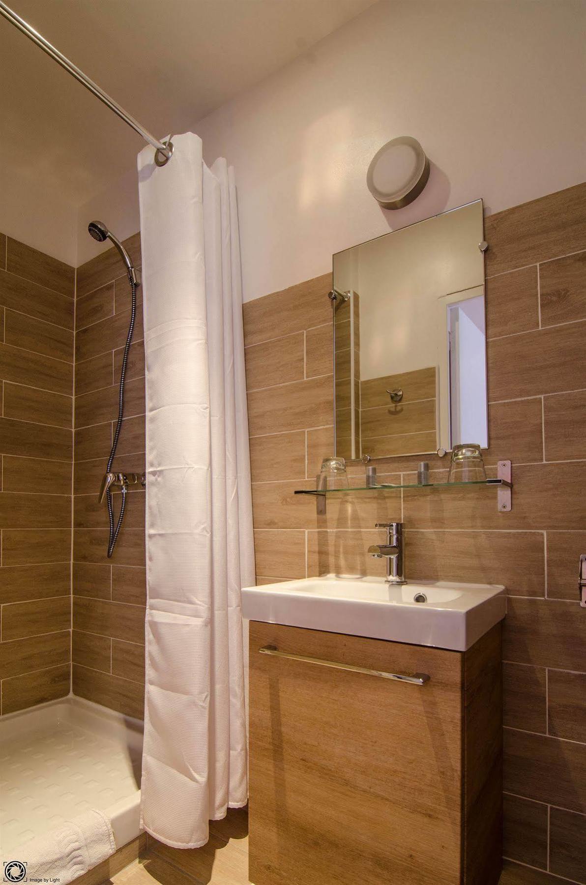 Hotel De La Gare Бейонн Экстерьер фото